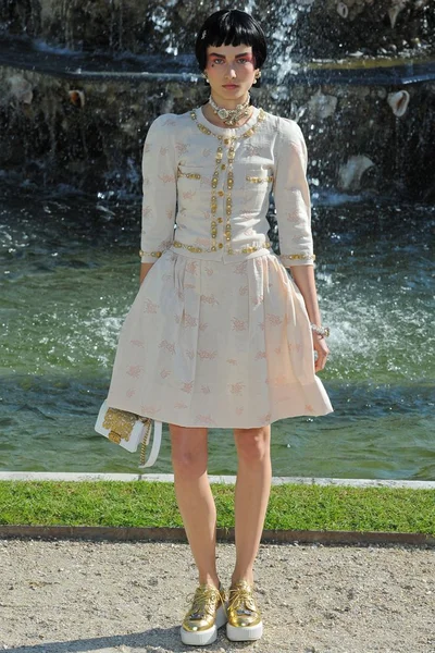 Look 25